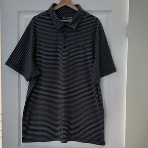 Under Armour Men's Polo in Dark Gray with Light Gray Stripes, size 2XL